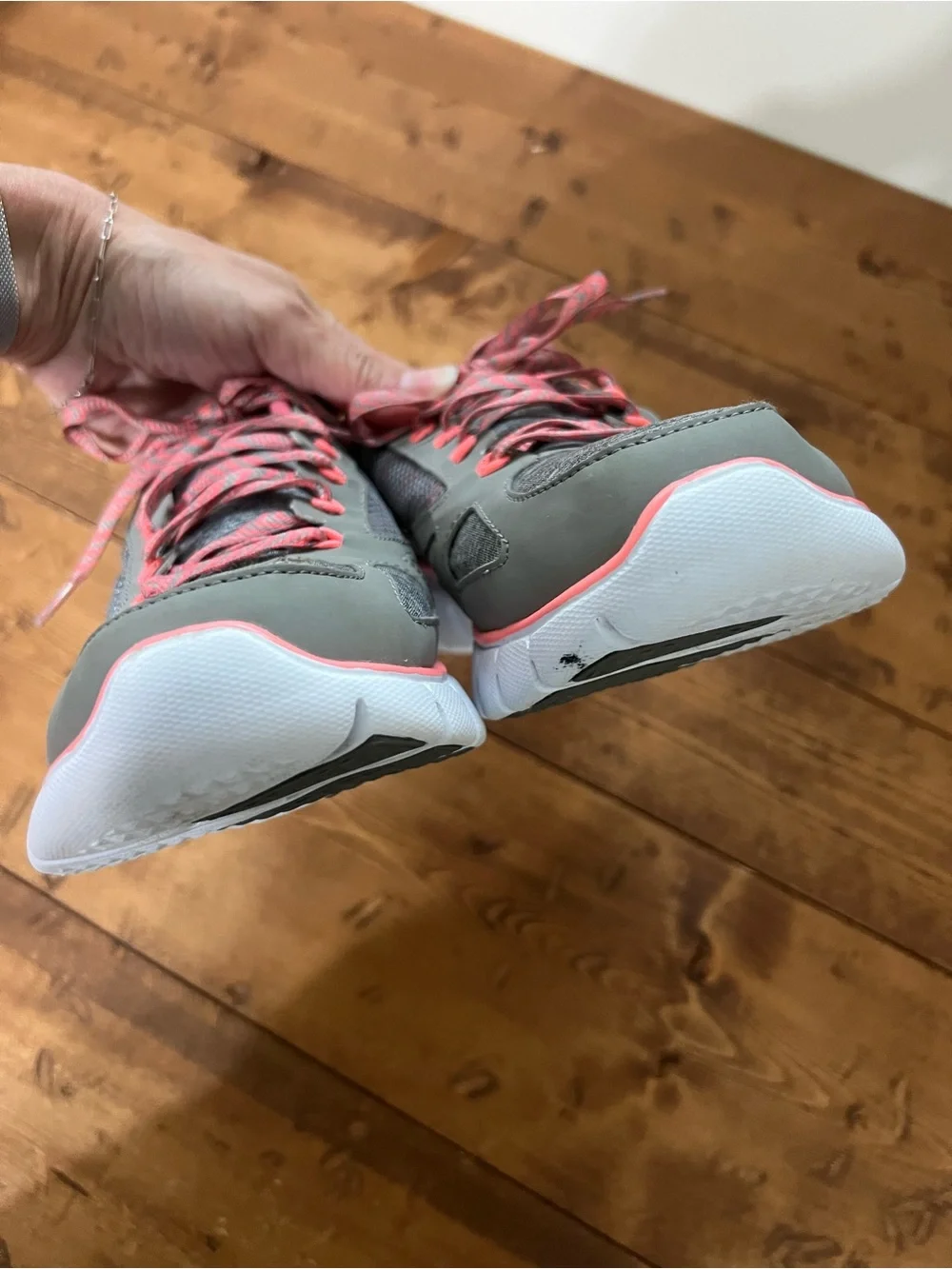 Sketchers Memory Foam Relaxed Fit Sneakers Womens 7.5 Pink Gray